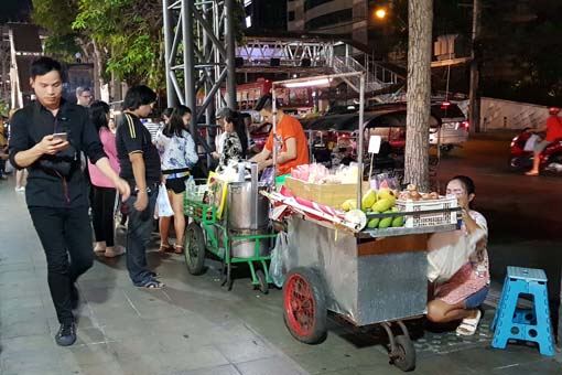 Talad Neon Night Market – Weekday Night Market Bangkok Talad Neon Night Market – Weekday Night Market Bangkok